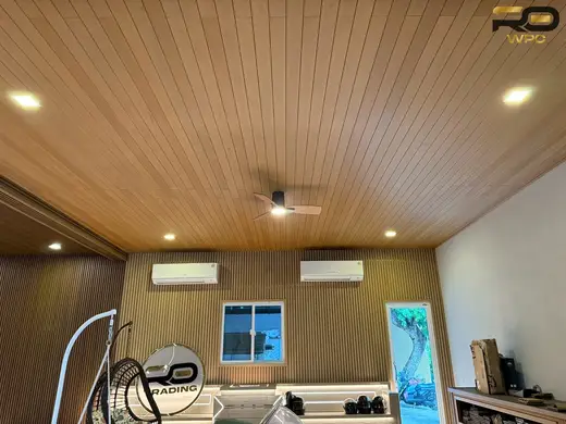 โชว์รูม RO WPC — ผนัง-ฝ้า และระแนงบังตา — รูปหน้างานจริงรูปที่ 13
