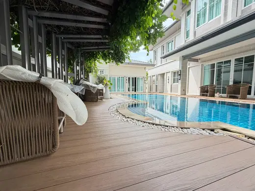 ไม้พื้นรอบสระว่ายน้ำ — รูปหน้างานจริงรูปที่ 7